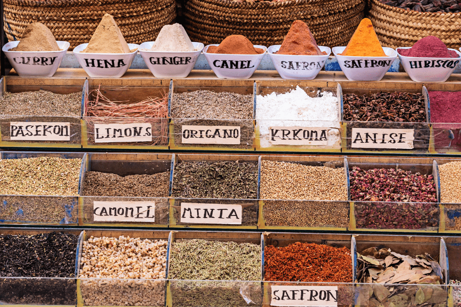 anti-inflammatory herbs and spices in spice shop