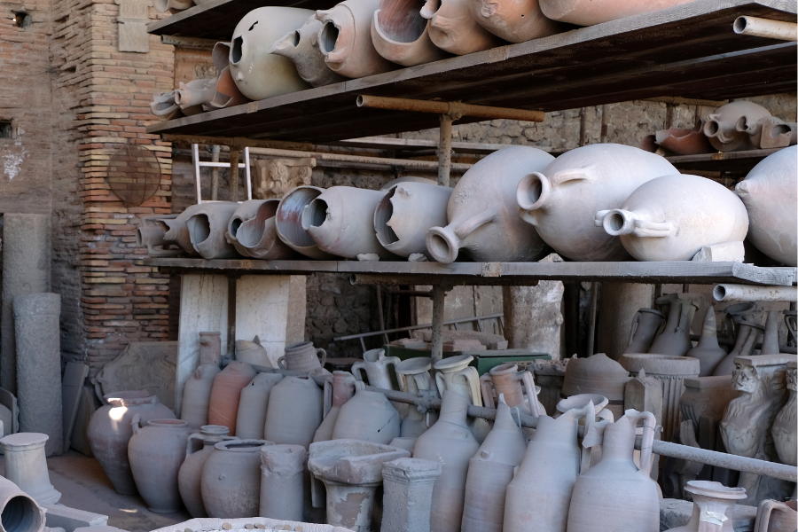 storage vessels with plant residue